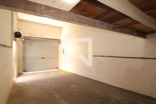 Garagem de casa para alugar com 2 quartos, 150m² em Vila Albertina, São Paulo