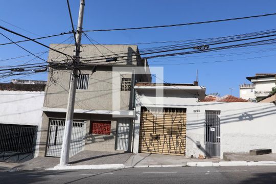 Fachada de casa para alugar com 2 quartos, 150m² em Vila Albertina, São Paulo