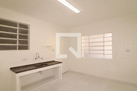 Cozinha de casa para alugar com 2 quartos, 150m² em Vila Albertina, São Paulo