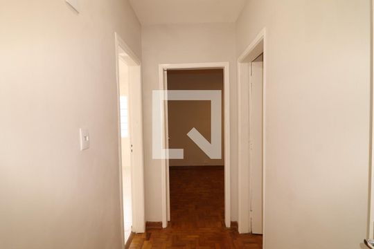 Corredor de casa para alugar com 2 quartos, 150m² em Vila Albertina, São Paulo
