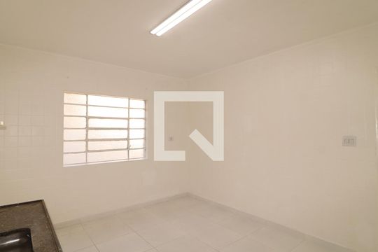 Cozinha de casa para alugar com 2 quartos, 150m² em Vila Albertina, São Paulo