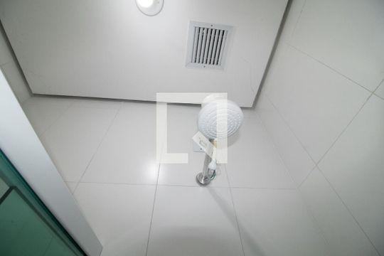 Banheiro de kitnet/studio à venda com 1 quarto, 24m² em Vila Constança, São Paulo