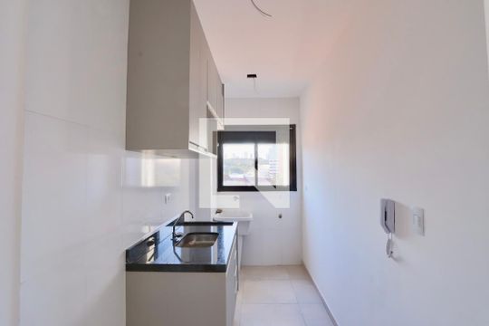 Cozinha de apartamento para alugar com 2 quartos, 46m² em Vila Invernada, São Paulo