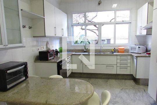 Cozinha de casa à venda com 4 quartos, 700m² em Morumbi, São Paulo