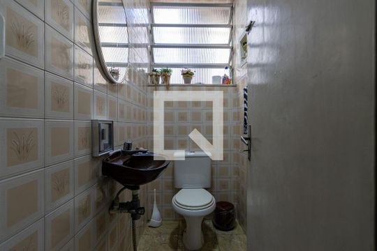 Lavabo de casa à venda com 4 quartos, 240m² em Tijuca, Rio de Janeiro