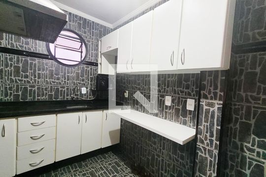 Cozinha de apartamento para alugar com 2 quartos, 50m² em Botafogo, Campinas