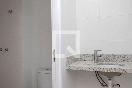 Banheiro de apartamento à venda com 1 quarto, 106m² em Jardim Botânico, Porto Alegre