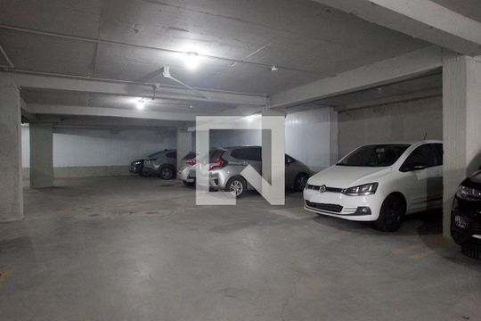 Garagem de apartamento à venda com 1 quarto, 106m² em Jardim Botânico, Porto Alegre