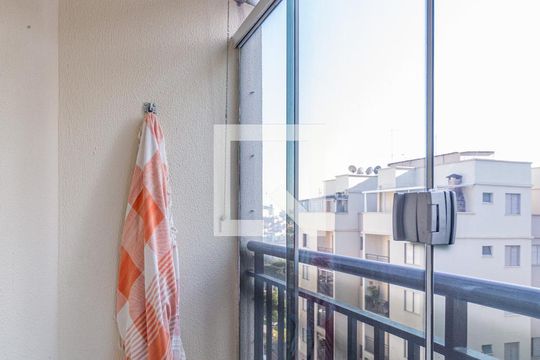 Sacada de apartamento à venda com 2 quartos, 50m² em Conceição, Osasco