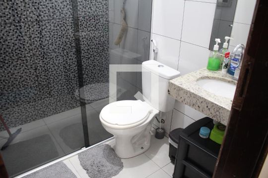 Banheiro  de casa à venda com 3 quartos, 123m² em Califórnia, Belo Horizonte