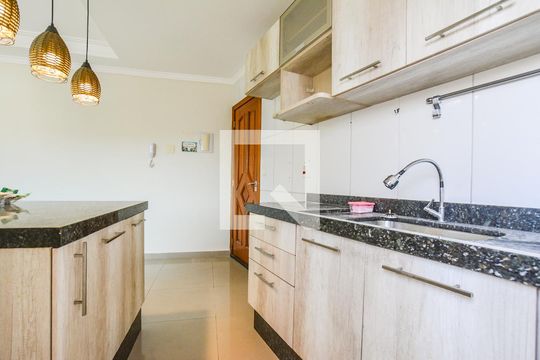Cozinha e Área de Serviço de apartamento à venda com 2 quartos, 59m² em Vila Guaraciaba, Santo André