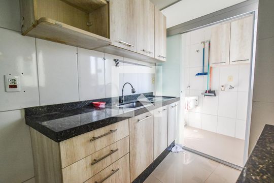 Cozinha e Área de Serviço de apartamento à venda com 2 quartos, 59m² em Vila Guaraciaba, Santo André