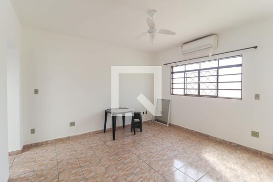 Casa à venda com 3 quartos, 500m² em Tulipas, Jundiaí
