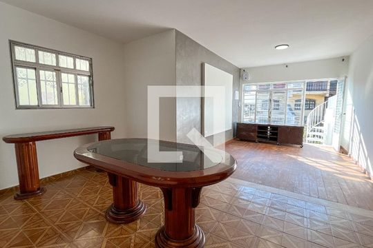 Casa à venda com 2 quartos, 200m² em Vila Pereira Barreto, São Paulo