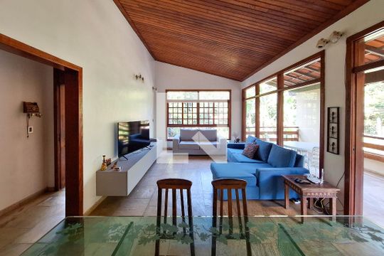 Sala de casa à venda com 4 quartos, 1000m² em Vila Progresso, Niterói