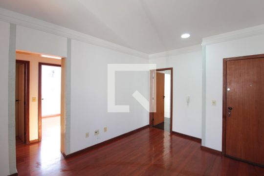 Apartamento para alugar com 3 quartos, 80m² em Heliópolis, Belo Horizonte