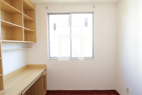 Quarto 3 de apartamento para alugar com 3 quartos, 80m² em Heliópolis, Belo Horizonte