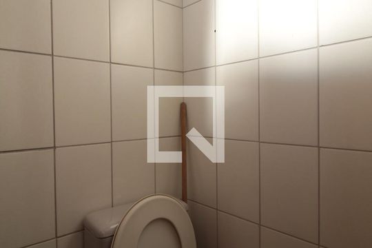 Área de Serviço - Banheiro  de apartamento para alugar com 3 quartos, 80m² em Heliópolis, Belo Horizonte