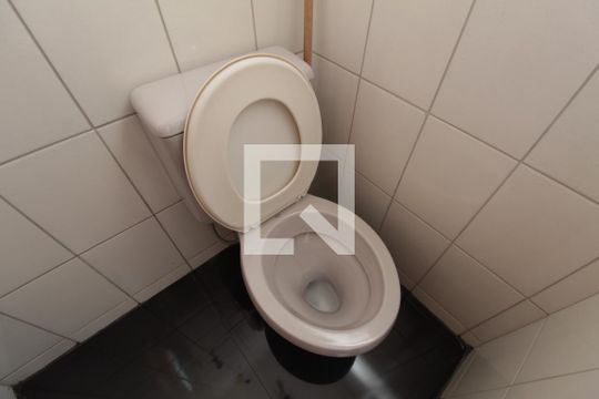 Área de Serviço - Banheiro  de apartamento para alugar com 3 quartos, 80m² em Heliópolis, Belo Horizonte