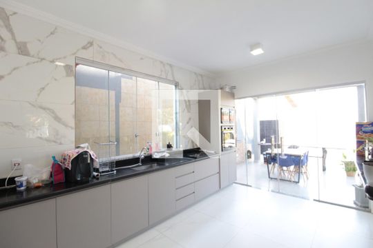 Cozinha de casa para alugar com 5 quartos, 800m² em Trevo, Belo Horizonte