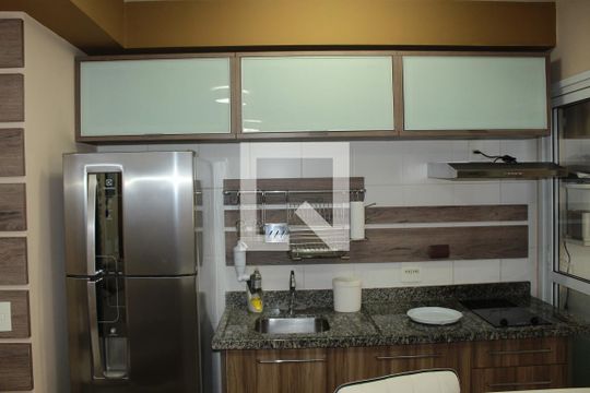 Cozinha de apartamento para alugar com 1 quarto, 40m² em República, São Paulo