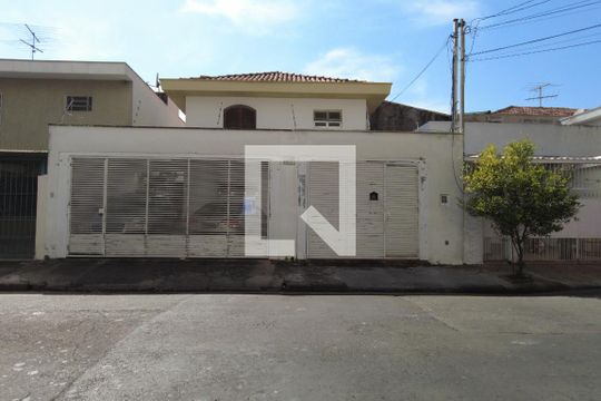 Fachada de casa à venda com 3 quartos, 200m² em Brooklin, São Paulo