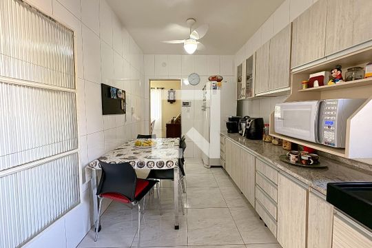 Cozinha de casa à venda com 3 quartos, 240m² em Dom Cabral, Belo Horizonte