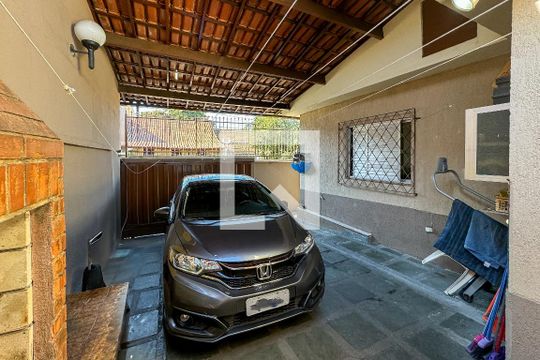 Garagem 1 de casa à venda com 3 quartos, 240m² em Dom Cabral, Belo Horizonte