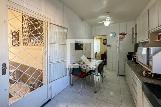 Cozinha de casa à venda com 3 quartos, 240m² em Dom Cabral, Belo Horizonte
