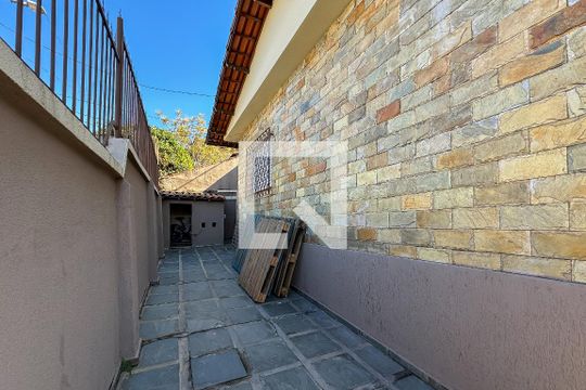 Garagem 2 de casa à venda com 3 quartos, 240m² em Dom Cabral, Belo Horizonte