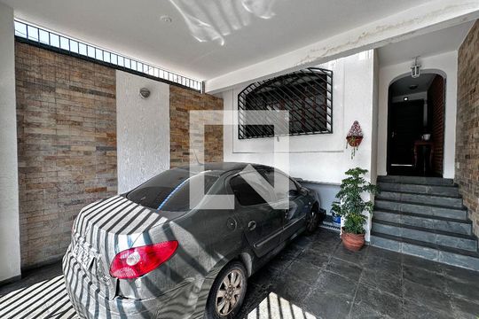 Garagem de casa à venda com 3 quartos, 155m² em Parque Colonial, São Paulo