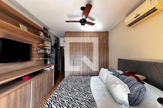 Suíte de casa à venda com 3 quartos, 155m² em Parque Colonial, São Paulo