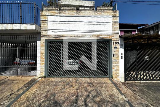 Fachada de casa à venda com 3 quartos, 155m² em Parque Colonial, São Paulo