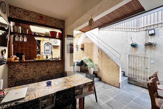 Quintal de casa à venda com 3 quartos, 155m² em Parque Colonial, São Paulo
