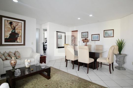 Apartamento para alugar com 2 quartos, 75m² em Pituba, Salvador