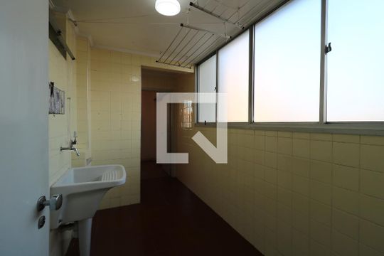 Área de Serviço de apartamento para alugar com 3 quartos, 181m² em Vila Bastos, Santo André