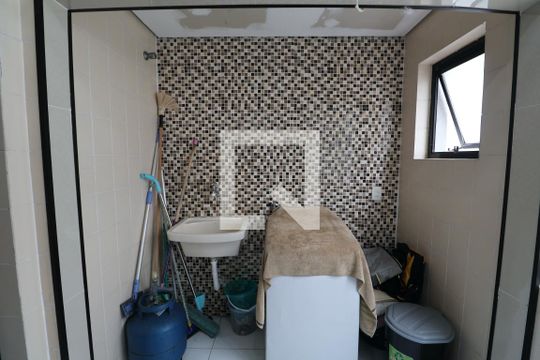 Área de serviço  de apartamento para alugar com 3 quartos, 131m² em Jardim Las Palmas, Guarujá