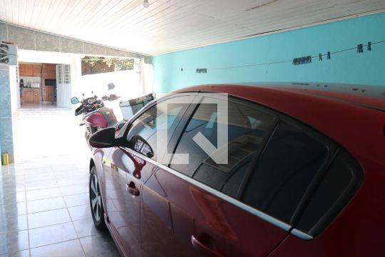 Garagem de casa à venda com 3 quartos, 140m² em Feitoria, São Leopoldo