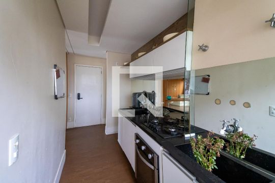 Cozinha de apartamento para alugar com 2 quartos, 77m² em Jardim Independência, São Paulo