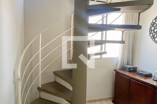 Escada de apartamento à venda com 3 quartos, 110m² em Vila Pirituba, São Paulo