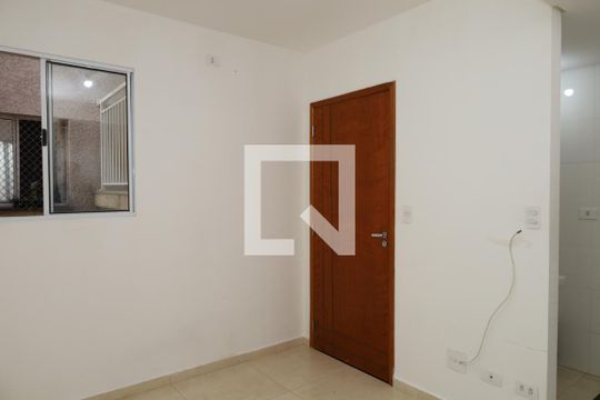 Sala de apartamento para alugar com 2 quartos, 37m² em Conjunto Residencial José Bonifácio, São Paulo