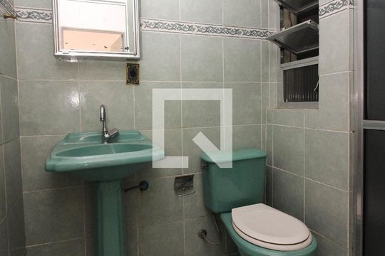 Banheiro de apartamento à venda com 2 quartos, 60m² em Nonoai, Porto Alegre