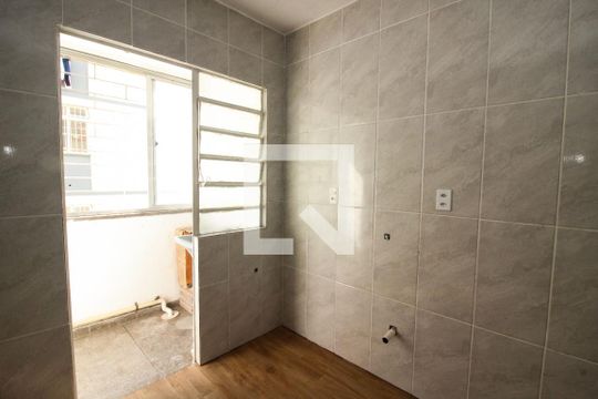 Cozinha de apartamento à venda com 2 quartos, 60m² em Nonoai, Porto Alegre