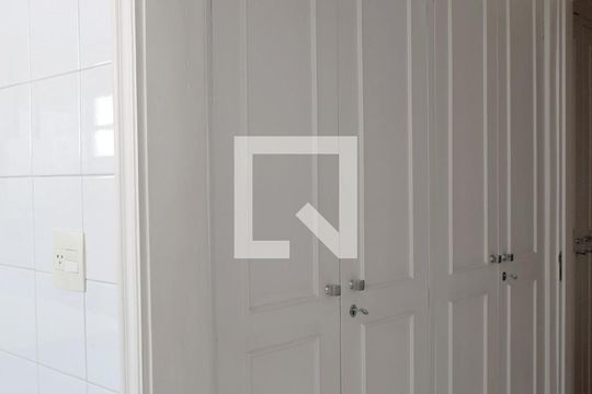 2° Armário corredor de apartamento à venda com 4 quartos, 222m² em Consolação, São Paulo