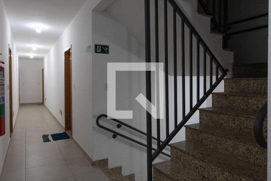 Escada de apartamento à venda com 1 quarto, 30m² em Parada Inglesa, São Paulo