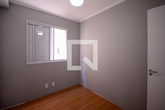 Quarto 1 de apartamento para alugar com 2 quartos, 40m² em Jardim Santa Emilia, São Paulo