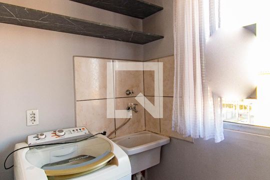 Área de Serviço de apartamento para alugar com 2 quartos, 50m² em Igara, Canoas