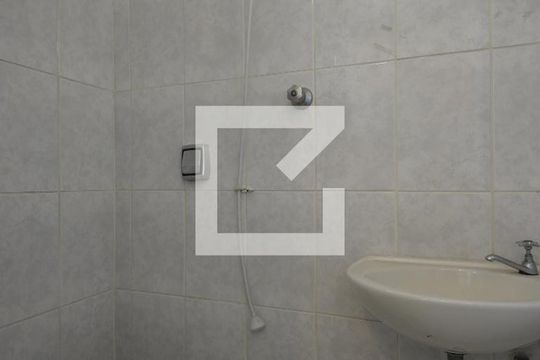 Banheiro de Serviço de apartamento para alugar com 2 quartos, 89m² em Vila Mariana, São Paulo