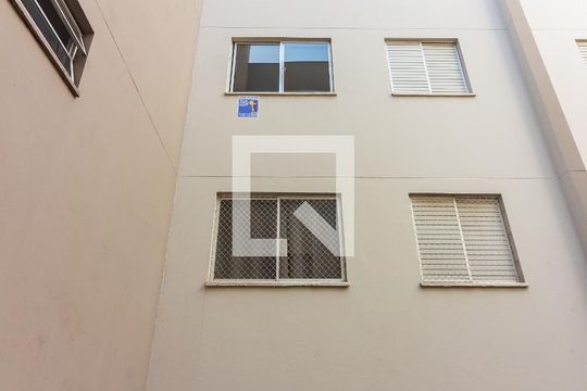Fachada de apartamento para alugar com 2 quartos, 47m² em Vila Yolanda, Osasco