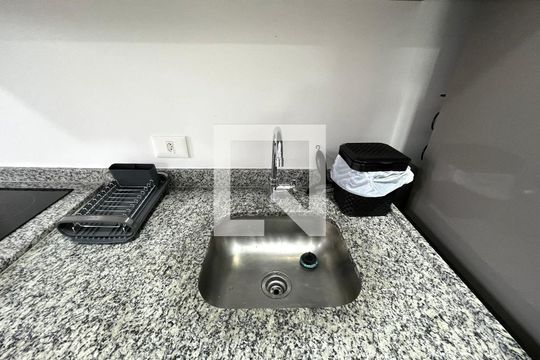 Cozinha  de kitnet/studio para alugar com 1 quarto, 21m² em Vila Clementino, São Paulo